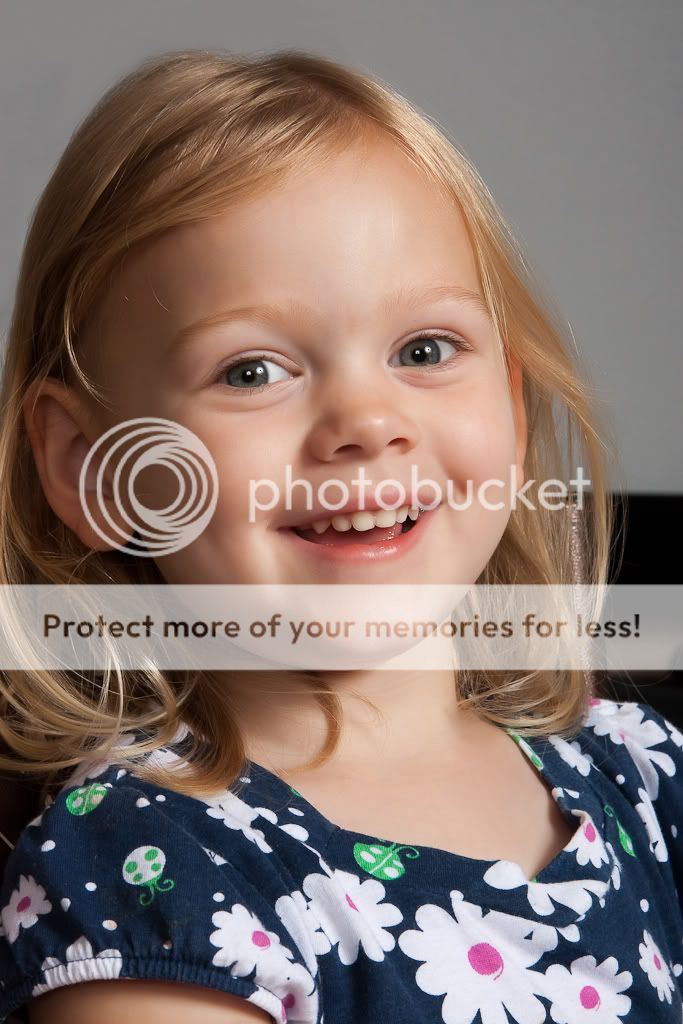 IMAGE: http://i529.photobucket.com/albums/dd337/cjs-photos/Sabrina8-19-09.jpg