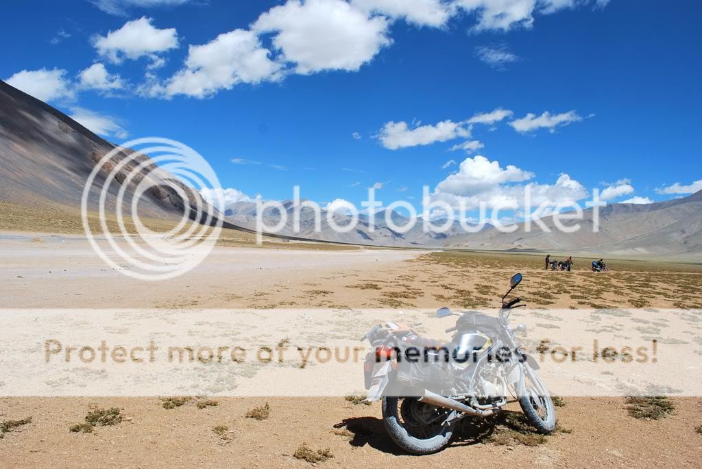http://i529.photobucket.com/albums/dd340/chanderjeet/Ladakh_Ride_Day_3/DSC_0667.jpg